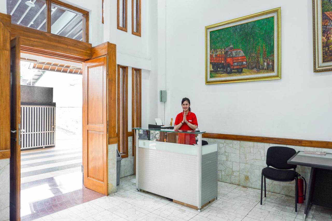 Oyo 1209 Tirtasari Nice Guesthouse บันดุง ภายนอก รูปภาพ