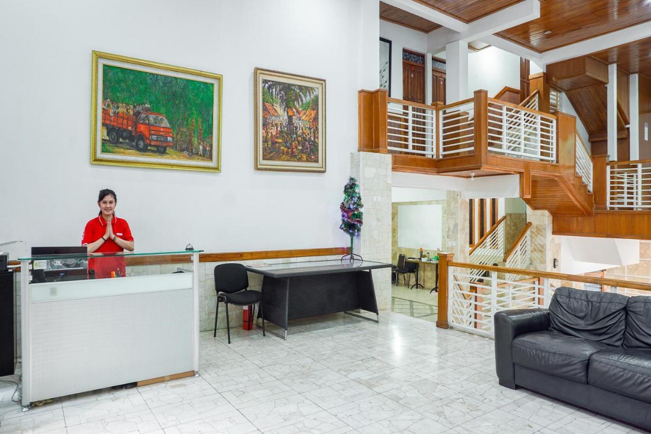 Oyo 1209 Tirtasari Nice Guesthouse บันดุง ภายนอก รูปภาพ