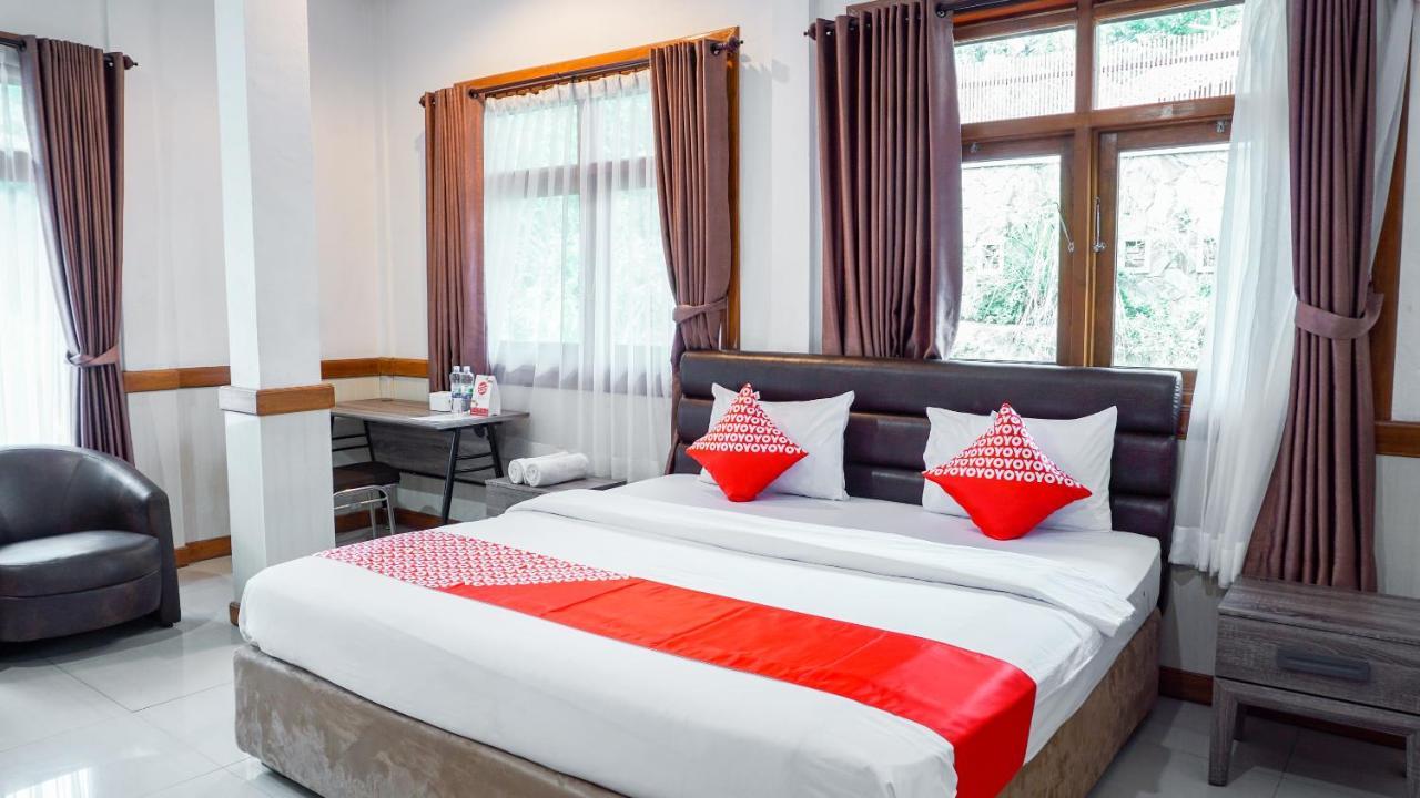 Oyo 1209 Tirtasari Nice Guesthouse บันดุง ภายนอก รูปภาพ
