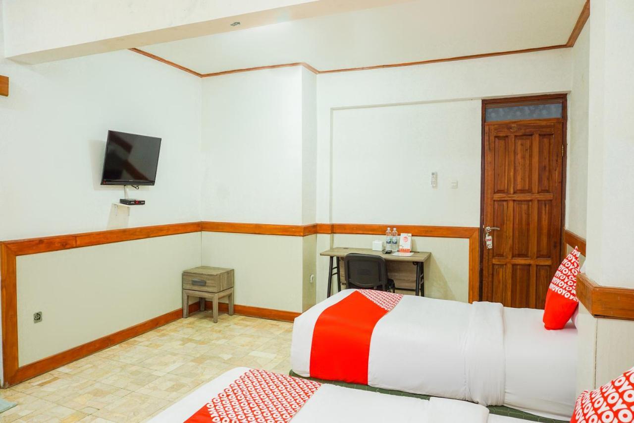 Oyo 1209 Tirtasari Nice Guesthouse บันดุง ภายนอก รูปภาพ