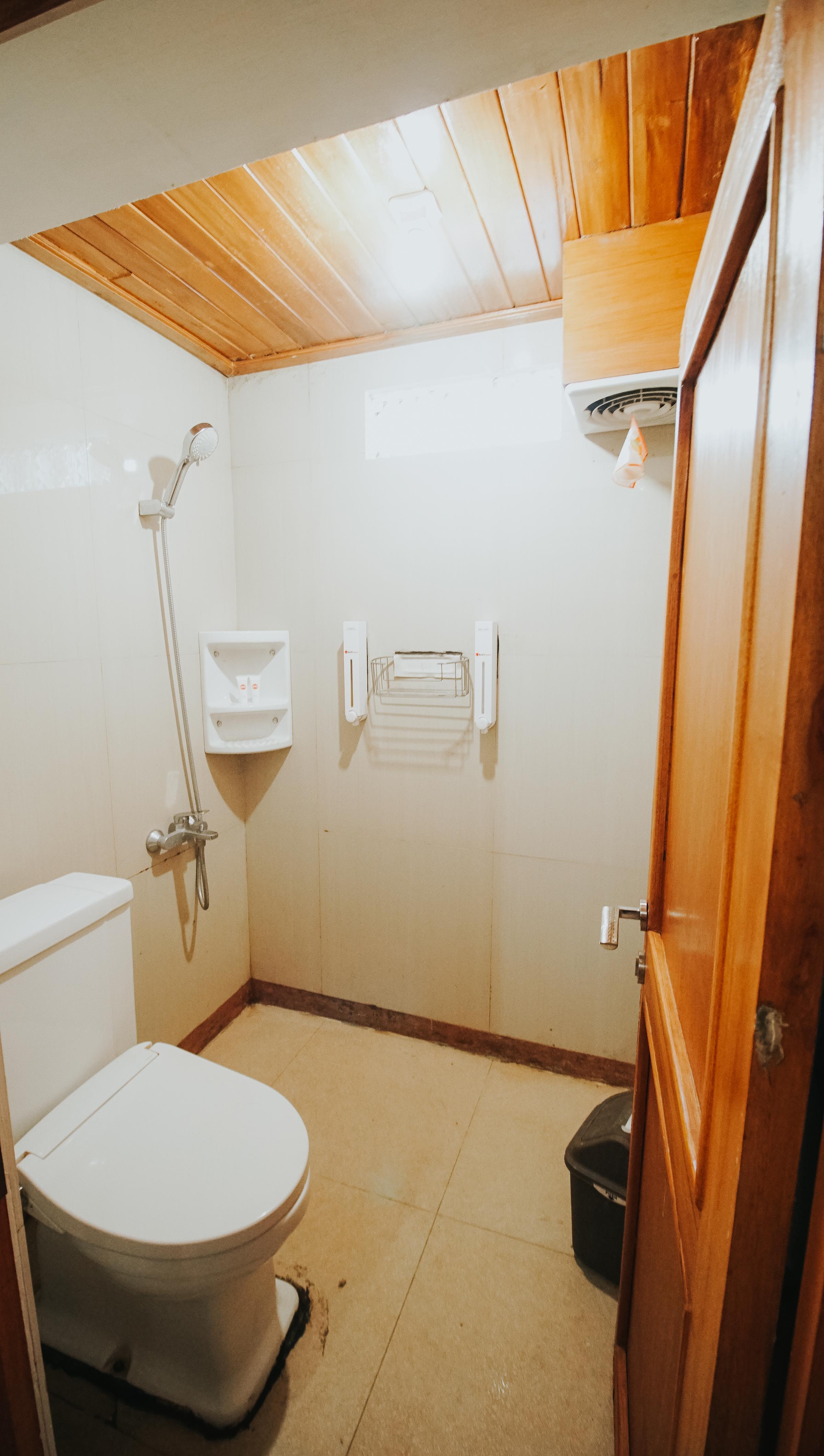 Oyo 1209 Tirtasari Nice Guesthouse บันดุง ภายนอก รูปภาพ