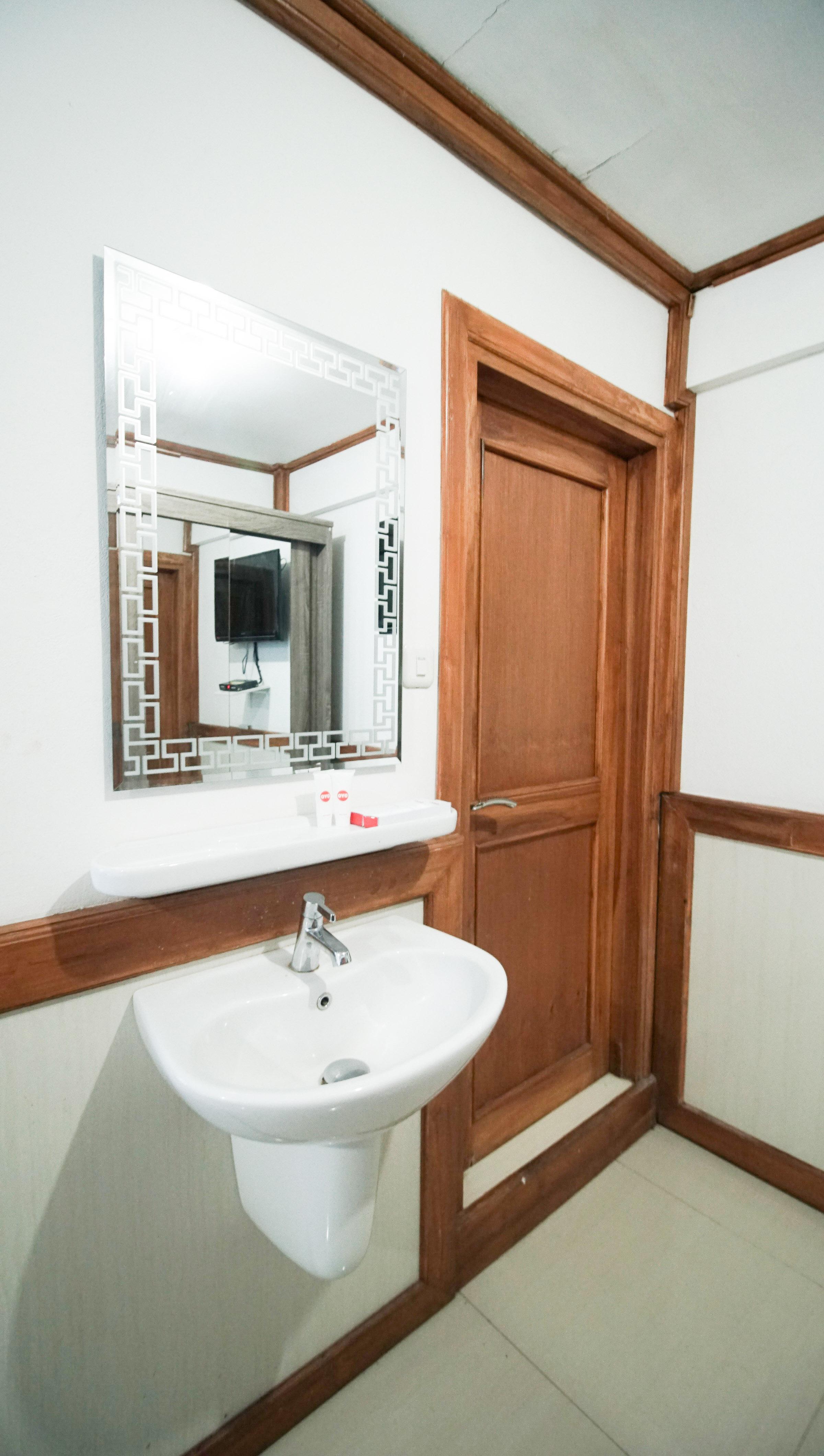Oyo 1209 Tirtasari Nice Guesthouse บันดุง ภายนอก รูปภาพ
