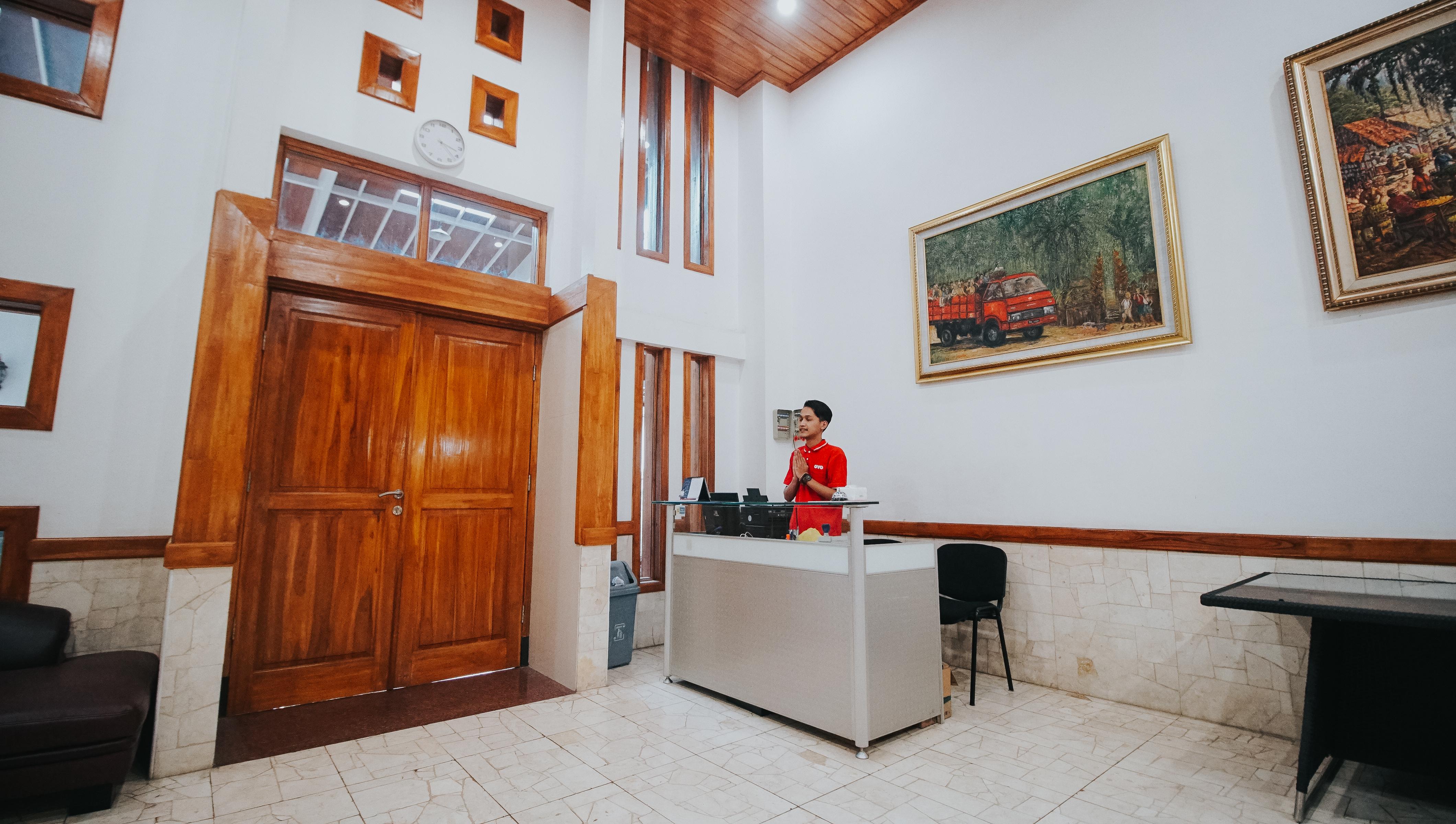 Oyo 1209 Tirtasari Nice Guesthouse บันดุง ภายนอก รูปภาพ