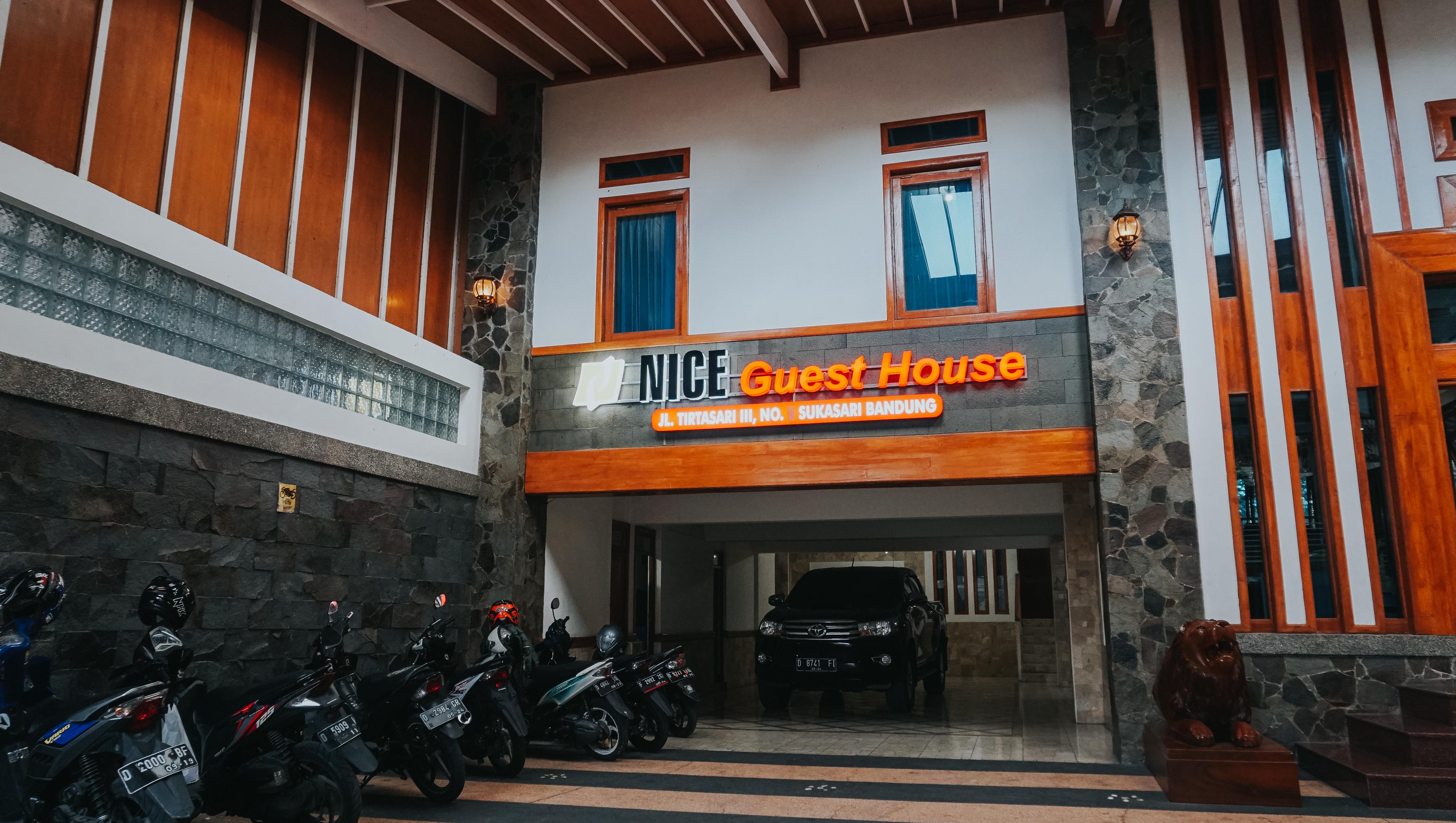 Oyo 1209 Tirtasari Nice Guesthouse บันดุง ภายนอก รูปภาพ